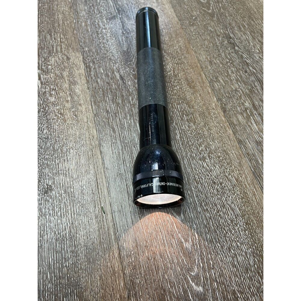 VINTAGE 13" Mag-Lite  D-Cell Police Style Heavy Duty Alloy Flashlight Works Flaw